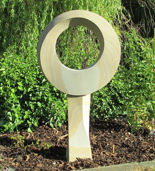 Geometric stone sculpture Möbius III - main