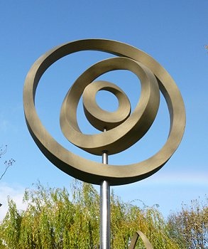Geometric stone sculpture Möbius V - 1