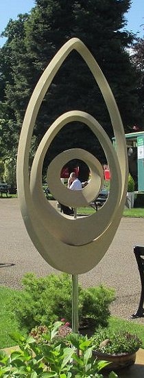 Geometric stone sculpture Möbius Egg IV - 2