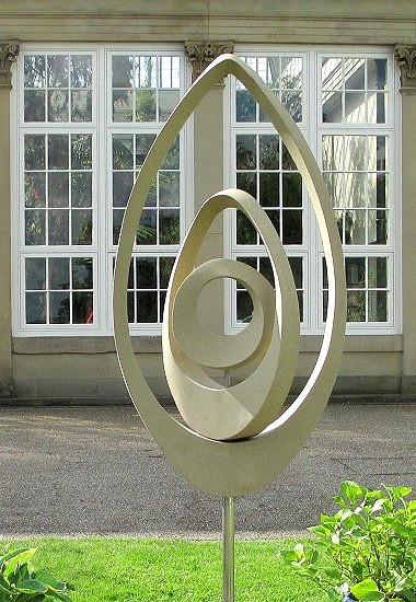 Geometric stone sculpture Möbius Egg IV - 2