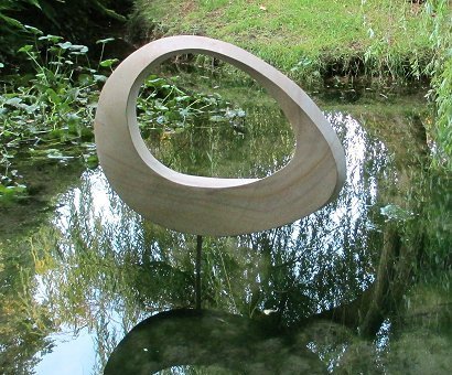 Geometric stone sculpture Möbius Egg I