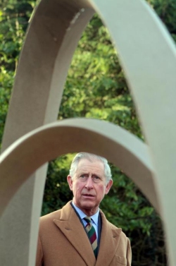 Geometric stone sculpture Dixon and Möbius Egg I - 1
